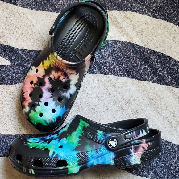 Colorful Tie-Dye Crocs BRAND NEW - Picture 2 of 4